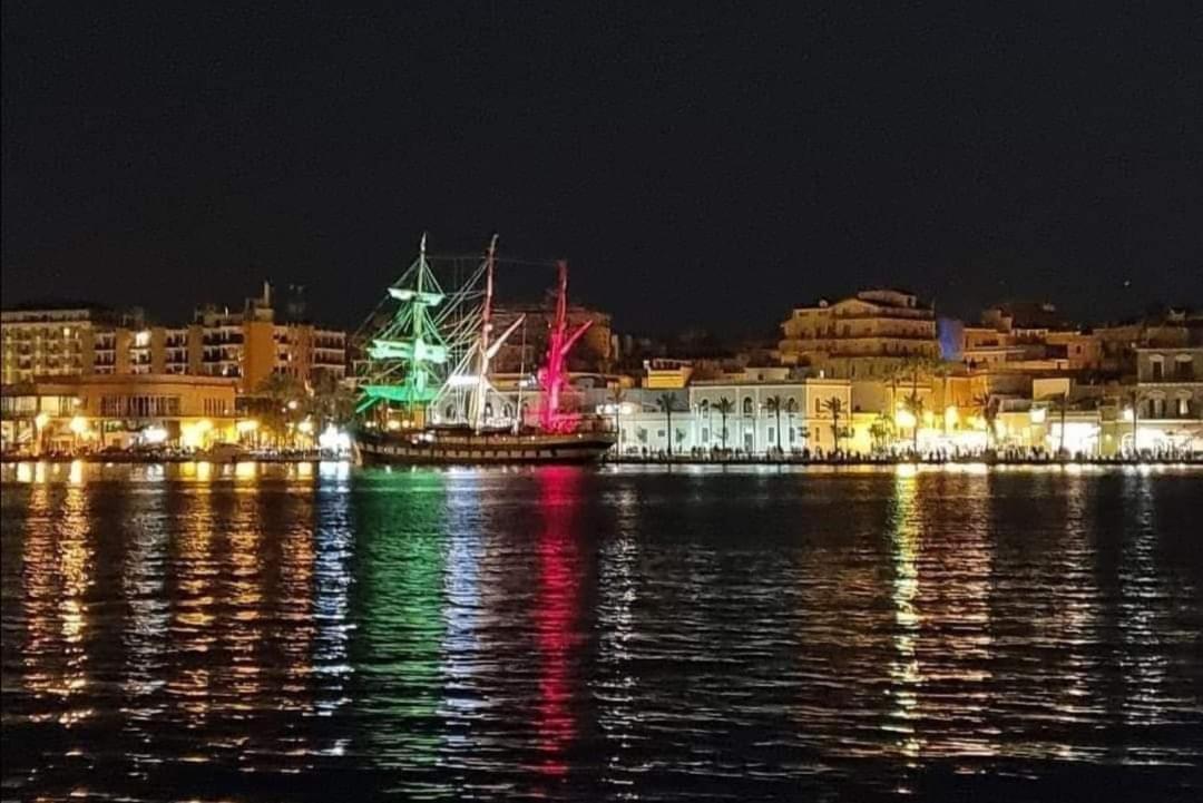 Villa Centro Storico Mare Fuori Brindisi Exterior foto
